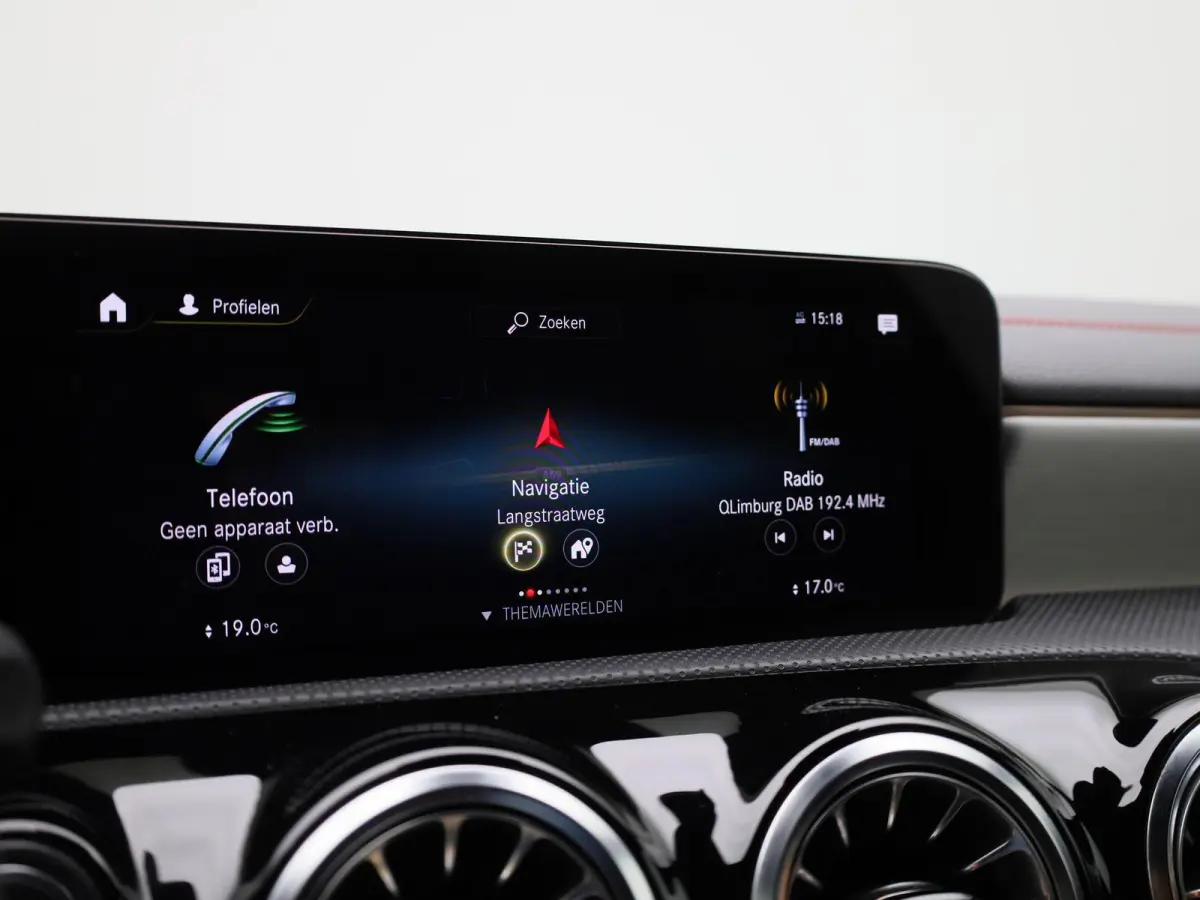 250 e Business Solution AMG Limited | Automaat | Stoel verwarming | Panorama dak | LMV | Focal Audio | Camera | Parkeer sensoren | Navigatie | Elec. Achterklep | Sfeer verlichting | Virtual 