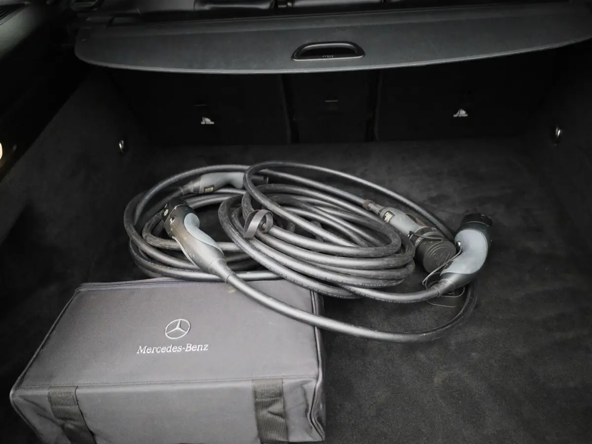 250 e Business Solution AMG Limited | Automaat | Stoel verwarming | Panorama dak | LMV | Focal Audio | Camera | Parkeer sensoren | Navigatie | Elec. Achterklep | Sfeer verlichting | Virtual 