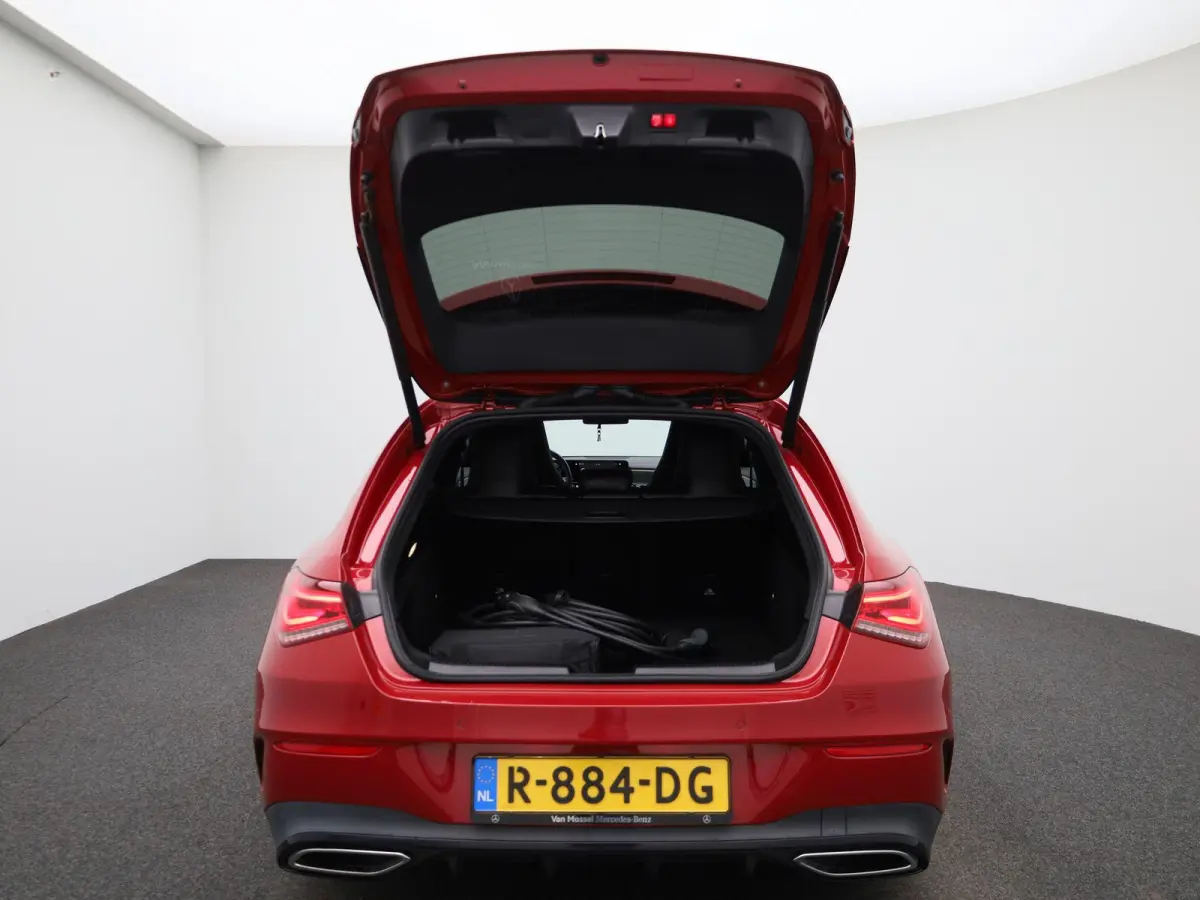 250 e Business Solution AMG Limited | Automaat | Stoel verwarming | Panorama dak | LMV | Focal Audio | Camera | Parkeer sensoren | Navigatie | Elec. Achterklep | Sfeer verlichting | Virtual 