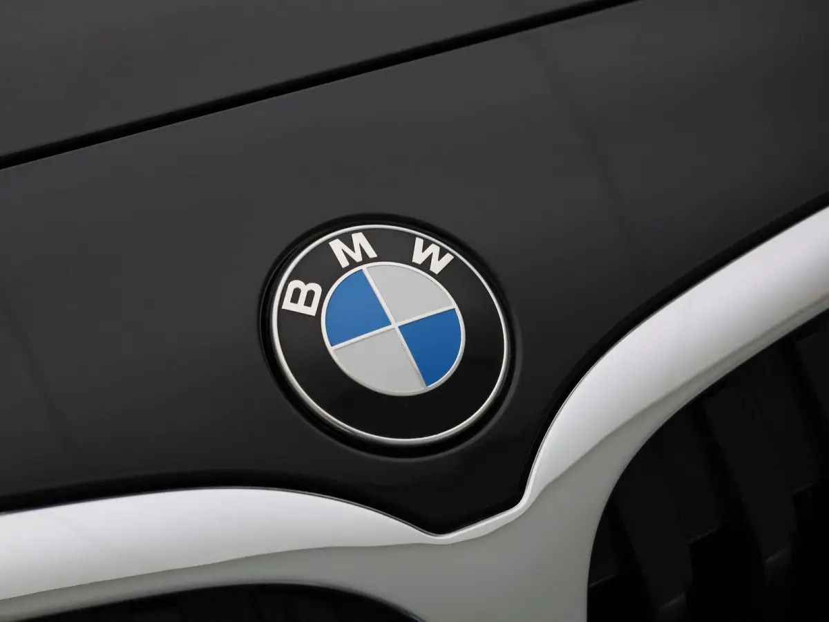 118i Business Edition | Automaat | Apple Carplay / Android Auto | Parkeer sensoren | Navigatie | Virtual cockpit | Cruise control | Bluetooth | Climate control | DAB |
