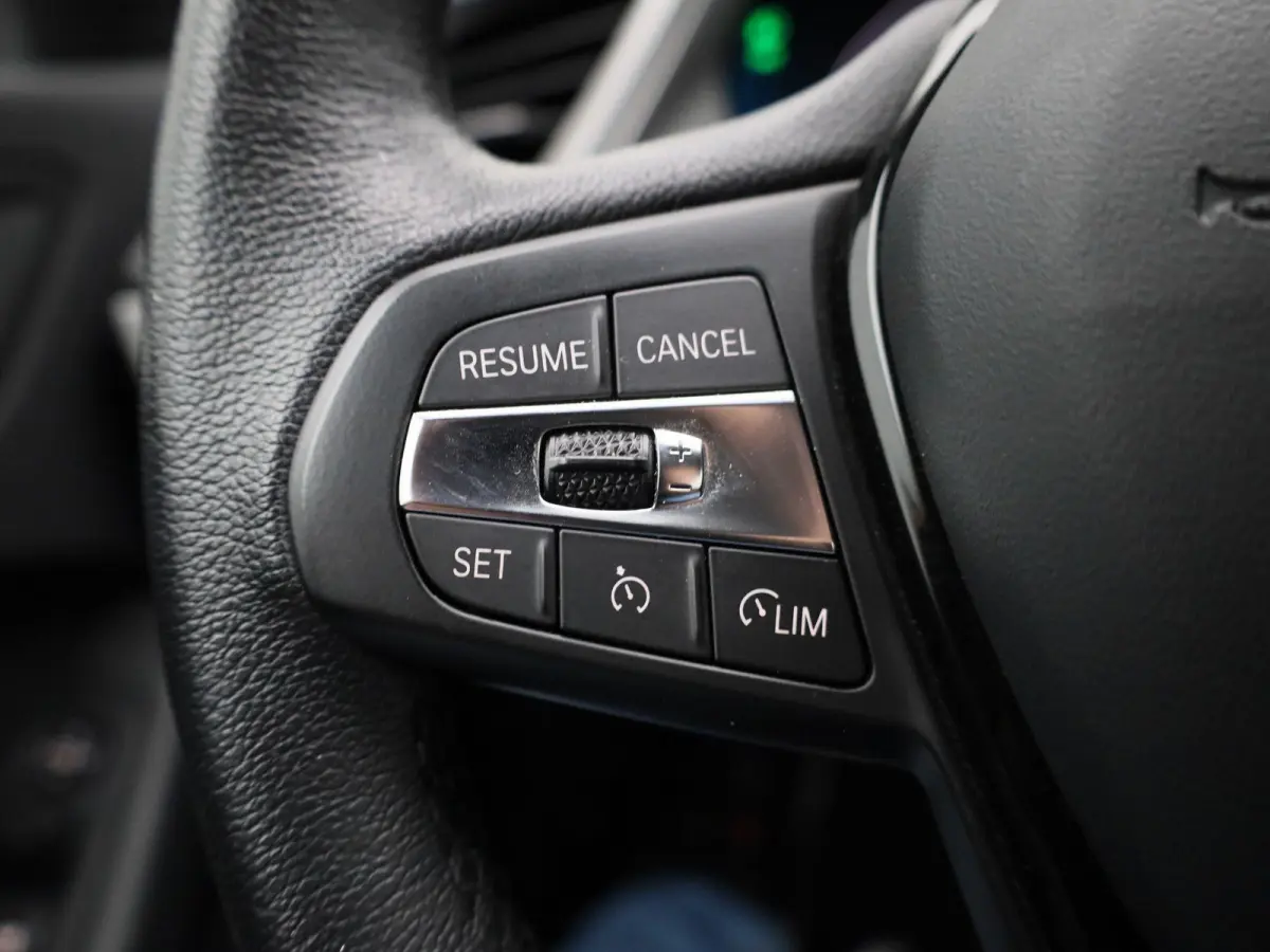 118i Business Edition | Automaat | Apple Carplay / Android Auto | Parkeer sensoren | Navigatie | Virtual cockpit | Cruise control | Bluetooth | Climate control | DAB |