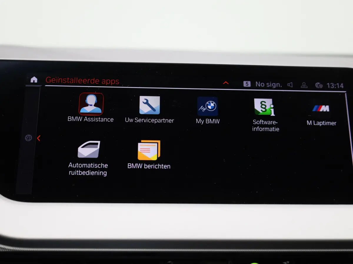 118i Business Edition | Automaat | Apple Carplay / Android Auto | Parkeer sensoren | Navigatie | Virtual cockpit | Cruise control | Bluetooth | Climate control | DAB |
