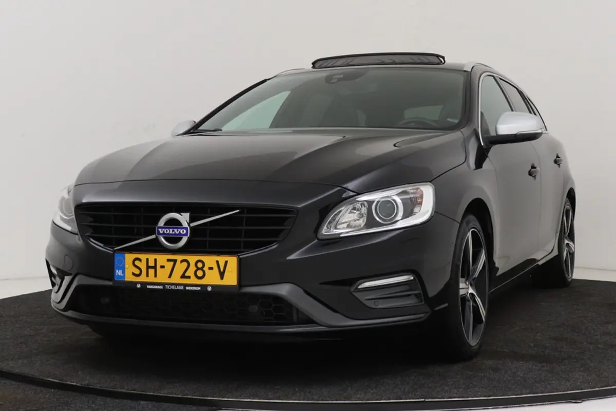 2.0 T4 Business Sport R-Design | Trekhaak | Schuif-/Kanteldak | Org NL | Leer | Sportstoelen | Camera | Stoelverwarming
