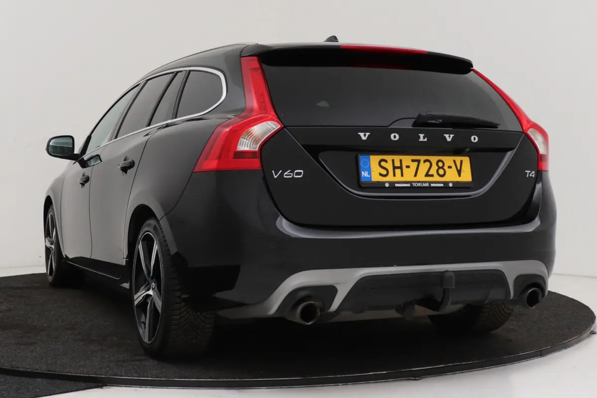 2.0 T4 Business Sport R-Design | Trekhaak | Schuif-/Kanteldak | Org NL | Leer | Sportstoelen | Camera | Stoelverwarming