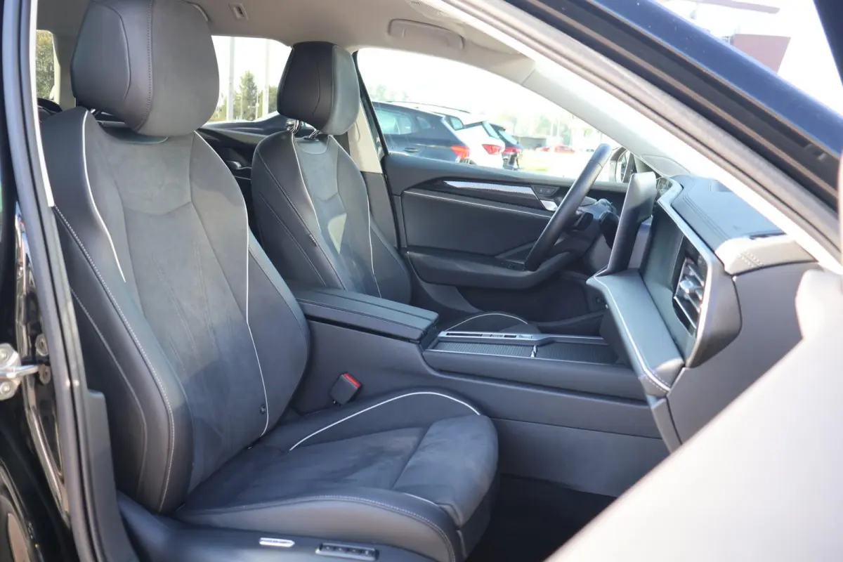 1.5 eHybrid 204pk Business | SoH 100% | Trekhaak | Head-up | Stoel en stuurverwarming | Navigatie