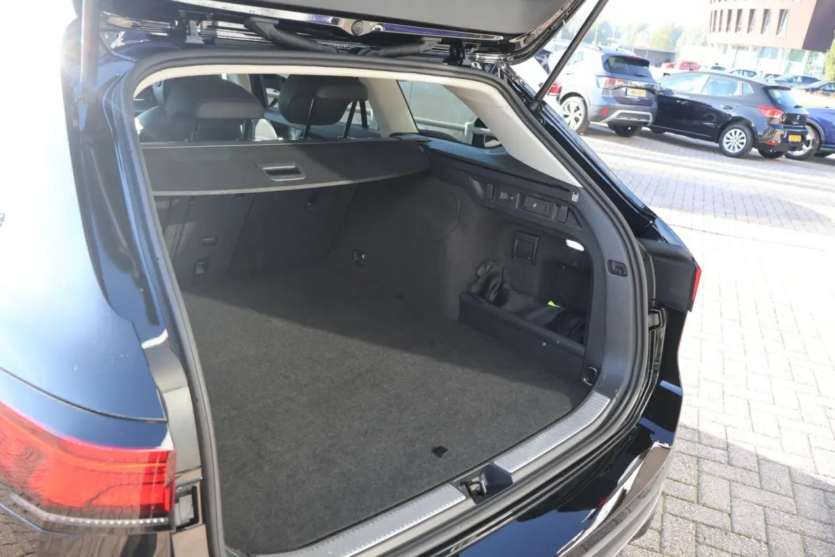 1.5 eHybrid 204pk Business | SoH 100% | Trekhaak | Head-up | Stoel en stuurverwarming | Navigatie