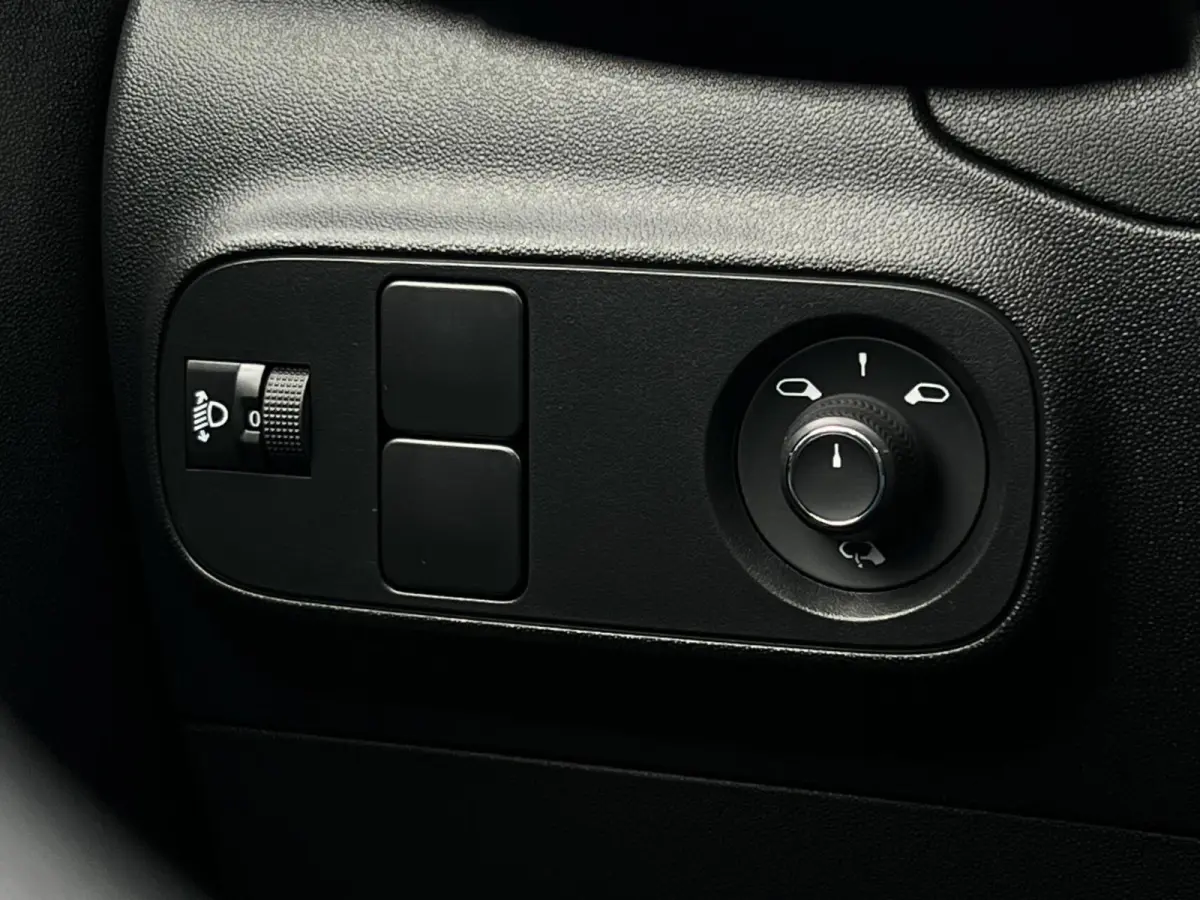 1.2 PureTech C-Series, NAVIGATIE, CARPLAY, CLIMATE CONTROL, DAB, PARKEERSENSOREN, ELEKTRISCHE RAMEN