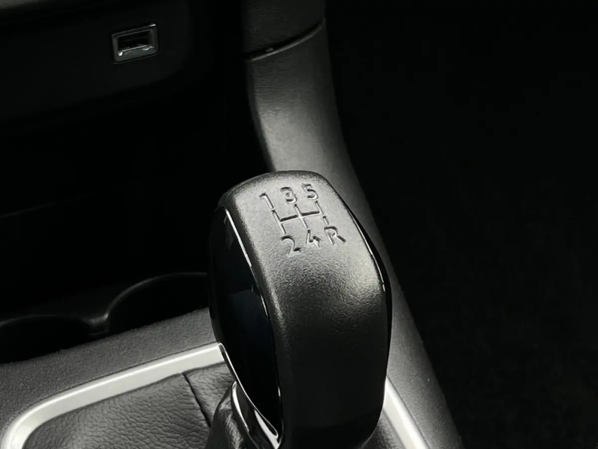 1.2 PureTech C-Series, NAVIGATIE, CARPLAY, CLIMATE CONTROL, DAB, PARKEERSENSOREN, ELEKTRISCHE RAMEN
