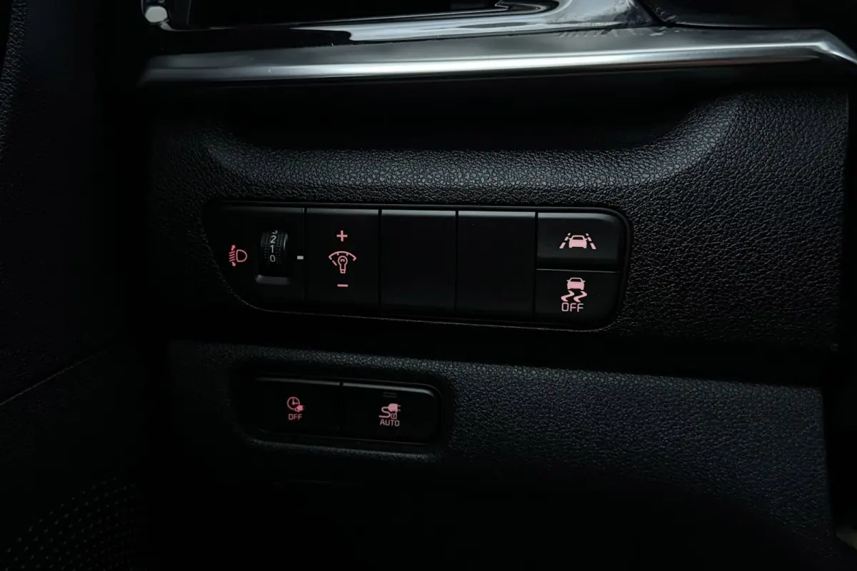 Edition 64 kWh | SOH 95.6% | 105.000 KM! | 3-Fase | CarPlay | Stoelverwarming | Keyless | LED | Adap. Cruise | Camera |