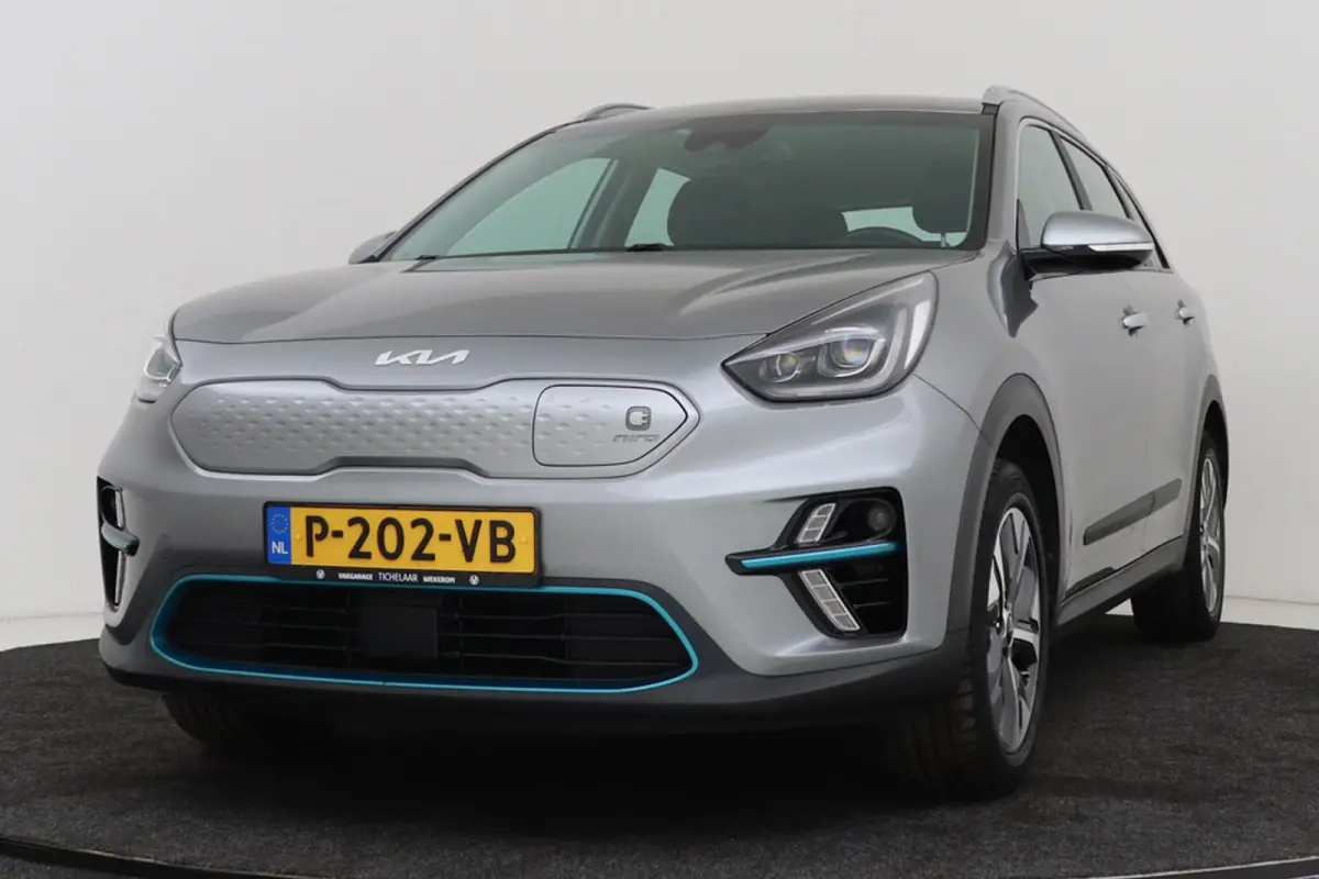 Edition 64 kWh | SOH 95.6% | 105.000 KM! | 3-Fase | CarPlay | Stoelverwarming | Keyless | LED | Adap. Cruise | Camera |