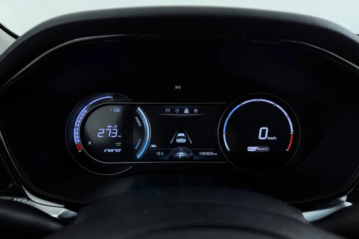 Edition 64 kWh | SOH 95.6% | 105.000 KM! | 3-Fase | CarPlay | Stoelverwarming | Keyless | LED | Adap. Cruise | Camera |