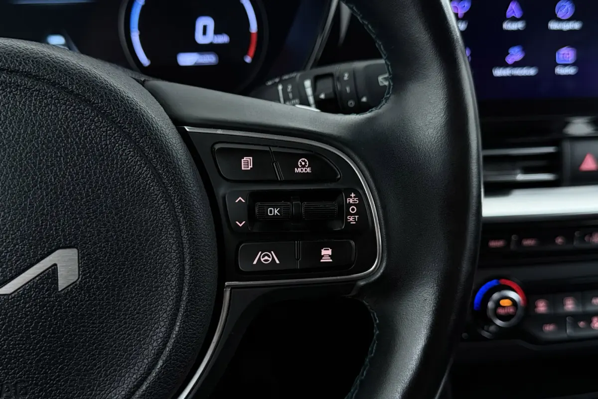 Edition 64 kWh | SOH 95.6% | 105.000 KM! | 3-Fase | CarPlay | Stoelverwarming | Keyless | LED | Adap. Cruise | Camera |