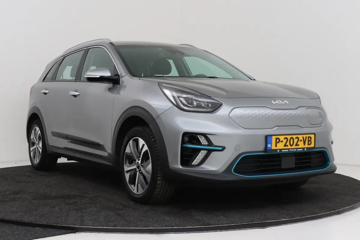 Edition 64 kWh | SOH 95.6% | 105.000 KM! | 3-Fase | CarPlay | Stoelverwarming | Keyless | LED | Adap. Cruise | Camera |