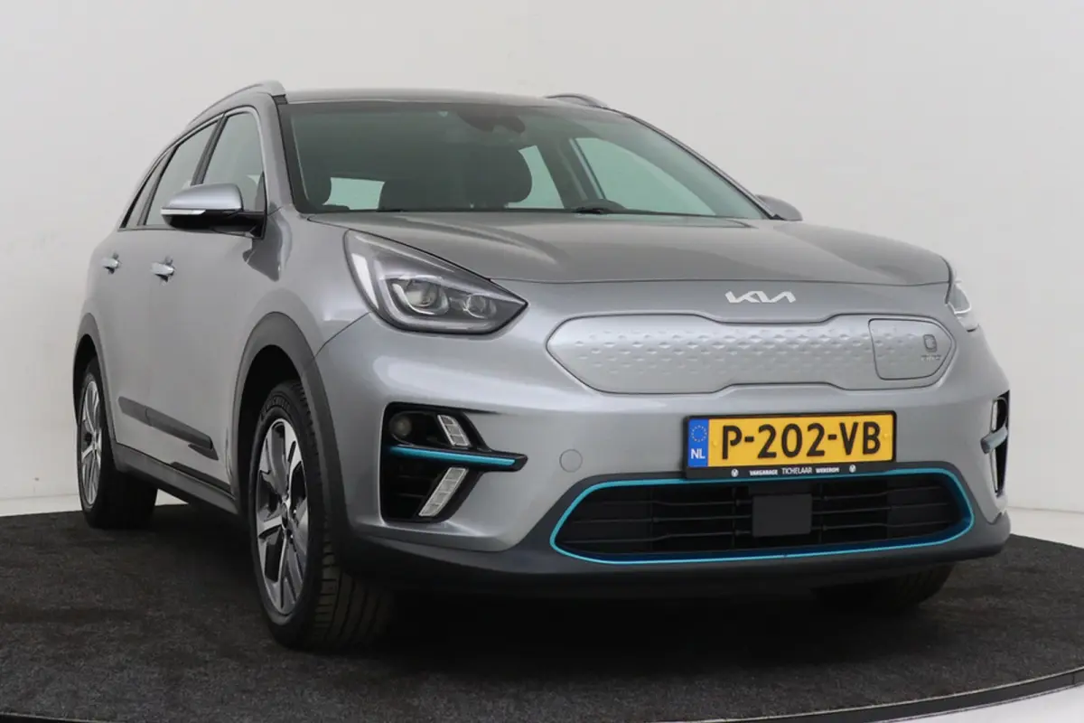 Edition 64 kWh | SOH 95.6% | 105.000 KM! | 3-Fase | CarPlay | Stoelverwarming | Keyless | LED | Adap. Cruise | Camera |