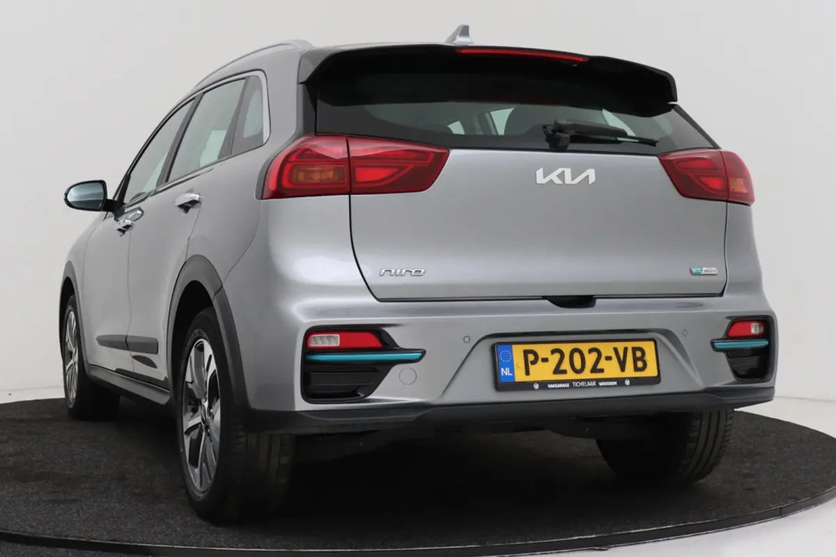 Edition 64 kWh | SOH 95.6% | 105.000 KM! | 3-Fase | CarPlay | Stoelverwarming | Keyless | LED | Adap. Cruise | Camera |