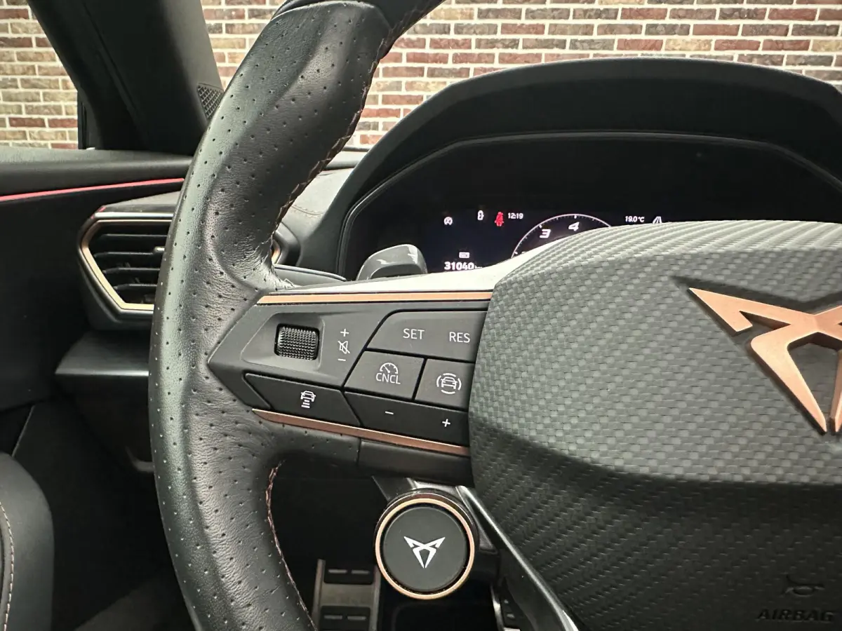 1.5 TSI e-Hybrid VZ Extreme Pano| Memory| 360 camera