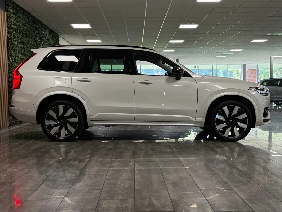 T8 AWD Recharge Plus Dark | 360 Camera | Harman Kardon | 455pk | Crystal White | Adaptieve Cruise Control | Stoelverwarming voor+achter | Stuurwielverwarming | Schuifdak | Full LED Meesturen