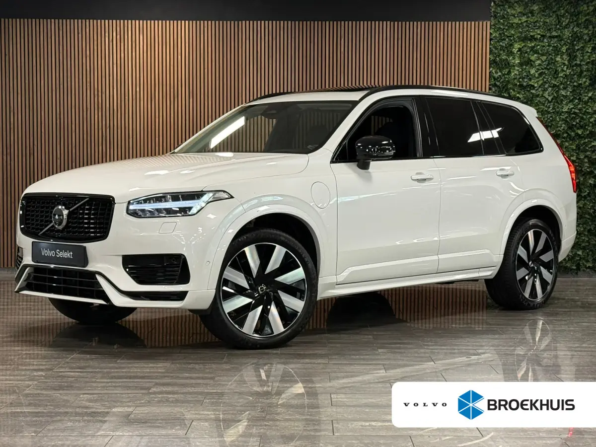 T8 AWD Recharge Plus Dark | 360 Camera | Harman Kardon | 455pk | Crystal White | Adaptieve Cruise Control | Stoelverwarming voor+achter | Stuurwielverwarming | Schuifdak | Full LED Meesturen