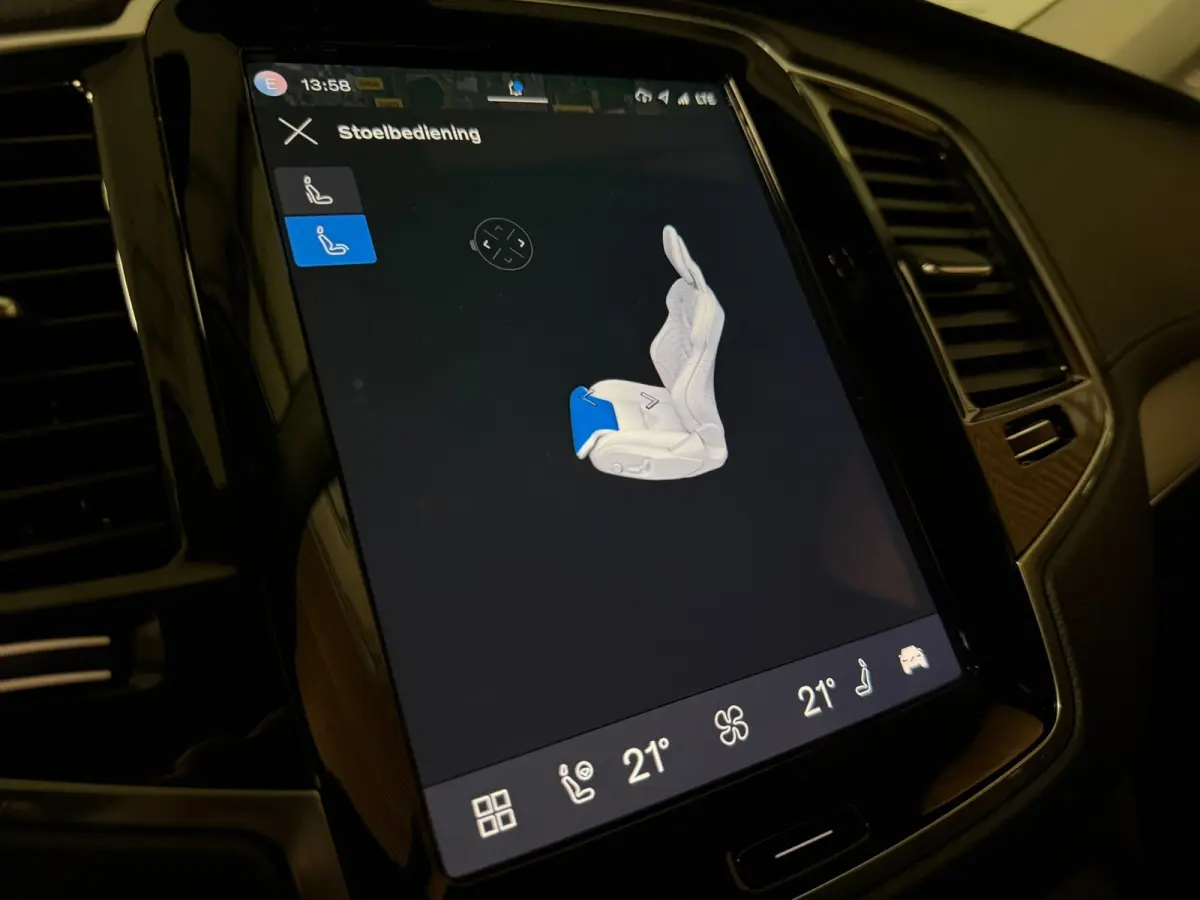 T8 AWD Recharge Plus Dark | 360 Camera | Harman Kardon | 455pk | Crystal White | Adaptieve Cruise Control | Stoelverwarming voor+achter | Stuurwielverwarming | Schuifdak | Full LED Meesturen