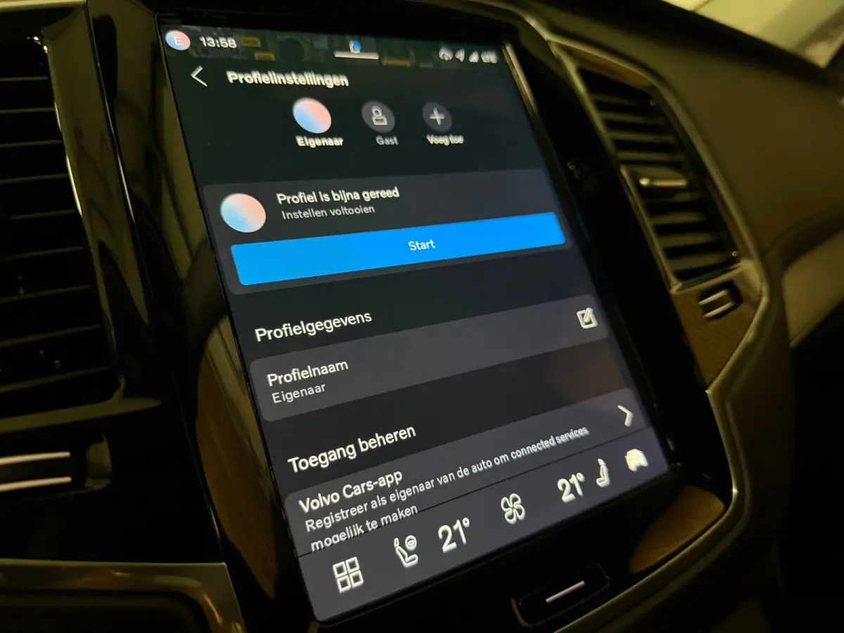 T8 AWD Recharge Plus Dark | 360 Camera | Harman Kardon | 455pk | Crystal White | Adaptieve Cruise Control | Stoelverwarming voor+achter | Stuurwielverwarming | Schuifdak | Full LED Meesturen