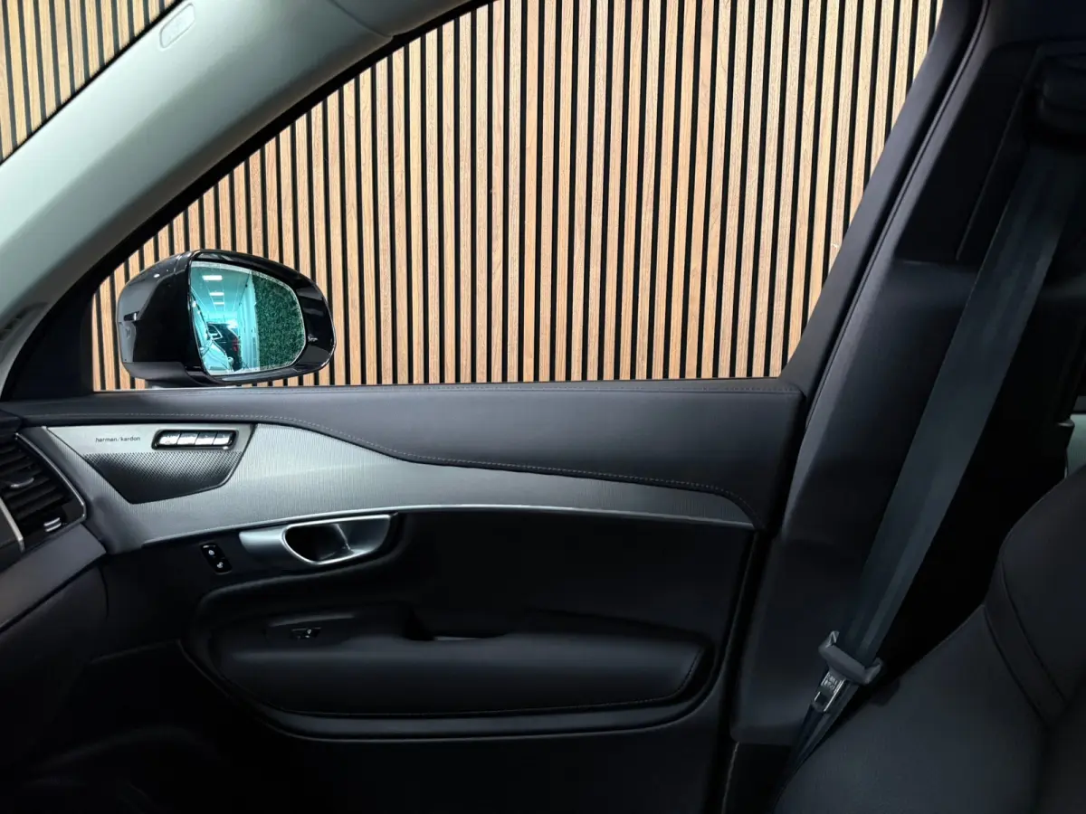 T8 AWD Recharge Plus Dark | 360 Camera | Harman Kardon | 455pk | Crystal White | Adaptieve Cruise Control | Stoelverwarming voor+achter | Stuurwielverwarming | Schuifdak | Full LED Meesturen