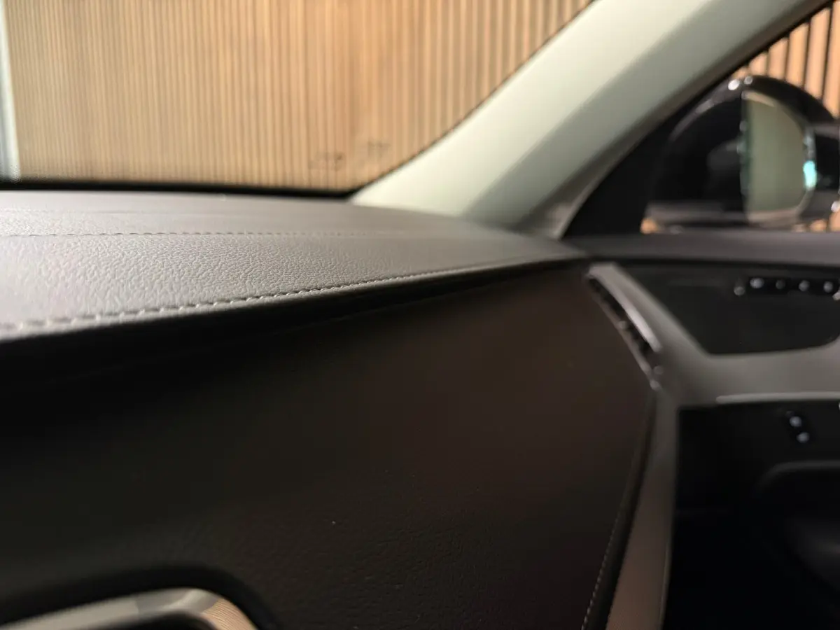 T8 AWD Recharge Plus Dark | 360 Camera | Harman Kardon | 455pk | Crystal White | Adaptieve Cruise Control | Stoelverwarming voor+achter | Stuurwielverwarming | Schuifdak | Full LED Meesturen