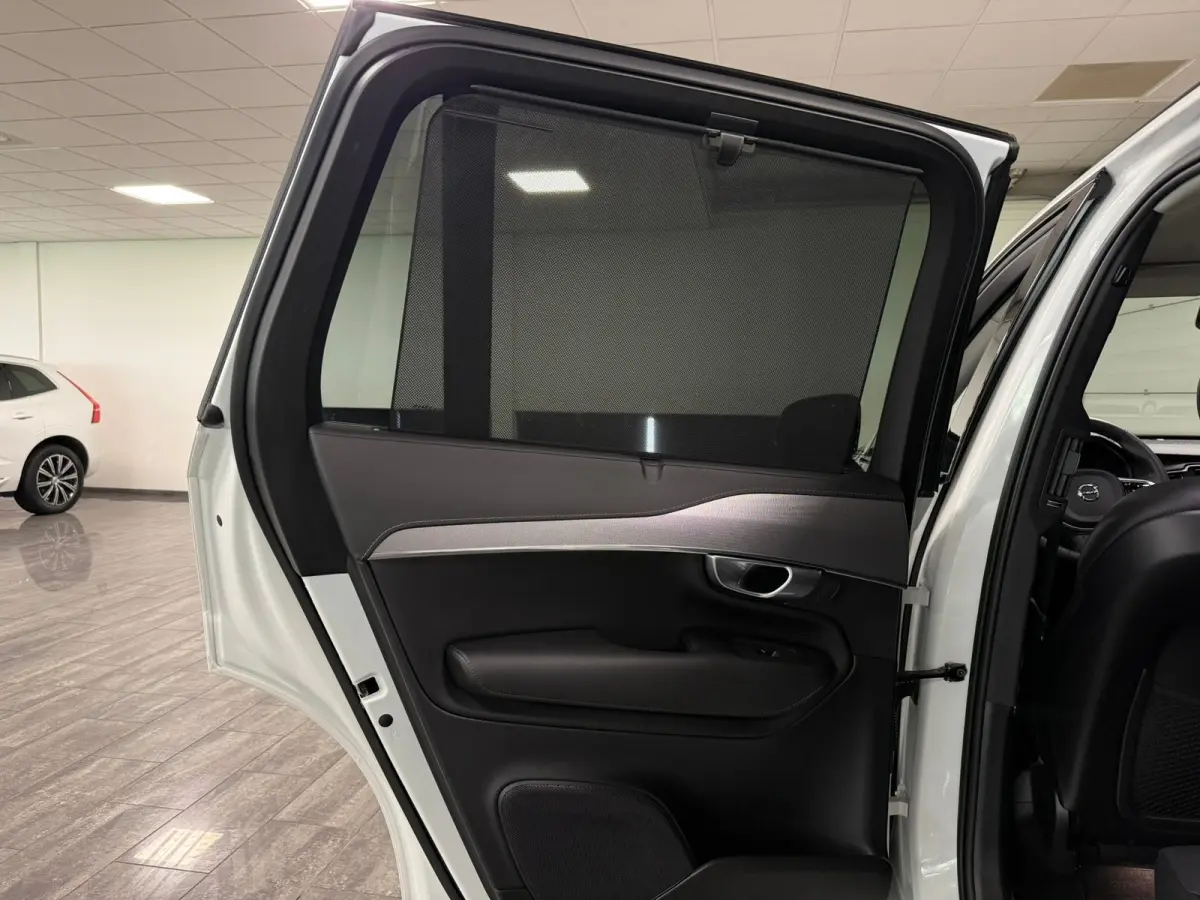 T8 AWD Recharge Plus Dark | 360 Camera | Harman Kardon | 455pk | Crystal White | Adaptieve Cruise Control | Stoelverwarming voor+achter | Stuurwielverwarming | Schuifdak | Full LED Meesturen
