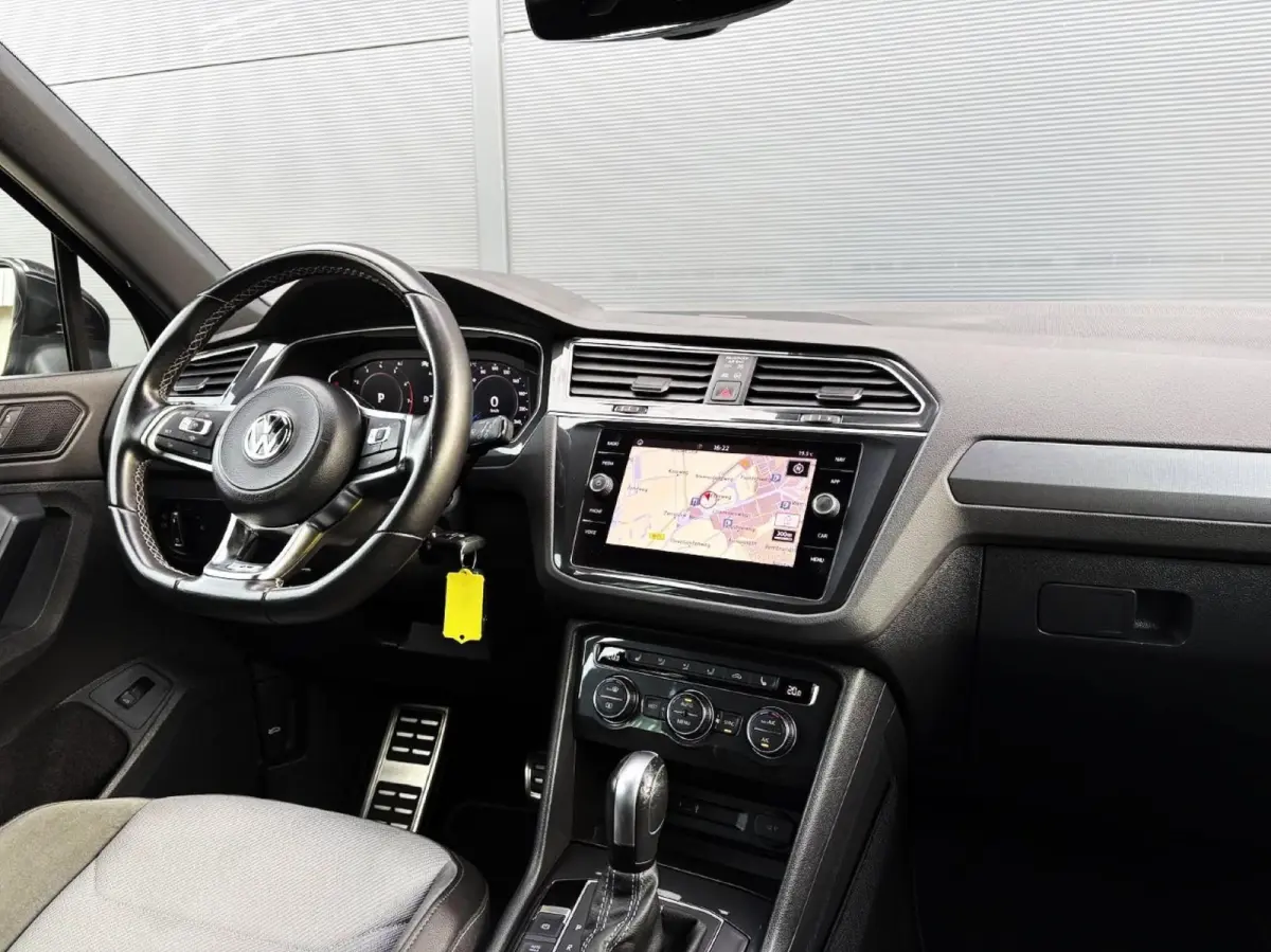 1.5 TSI ACT 150pk DSG Highline Business R | Panoramadak | Trekhaak | Navigatie