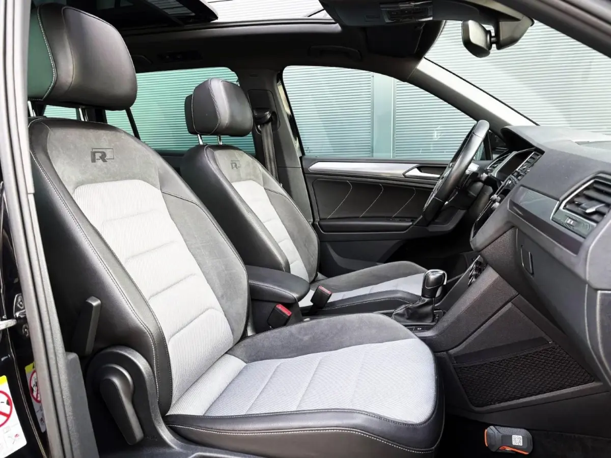 1.5 TSI ACT 150pk DSG Highline Business R | Panoramadak | Trekhaak | Navigatie