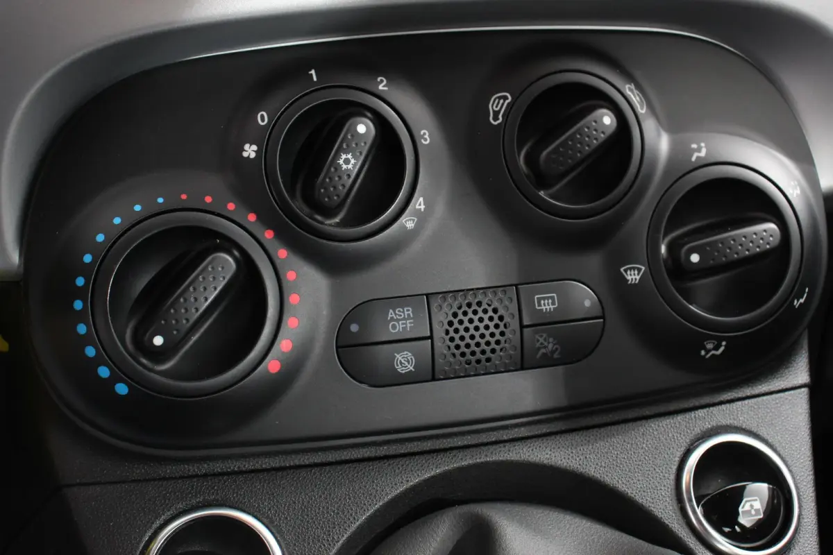 1.0 69pk Hybrid Connect Navigatie Apple Carplay/Android Auto Cruise Control Airco Start/Stop Systeem