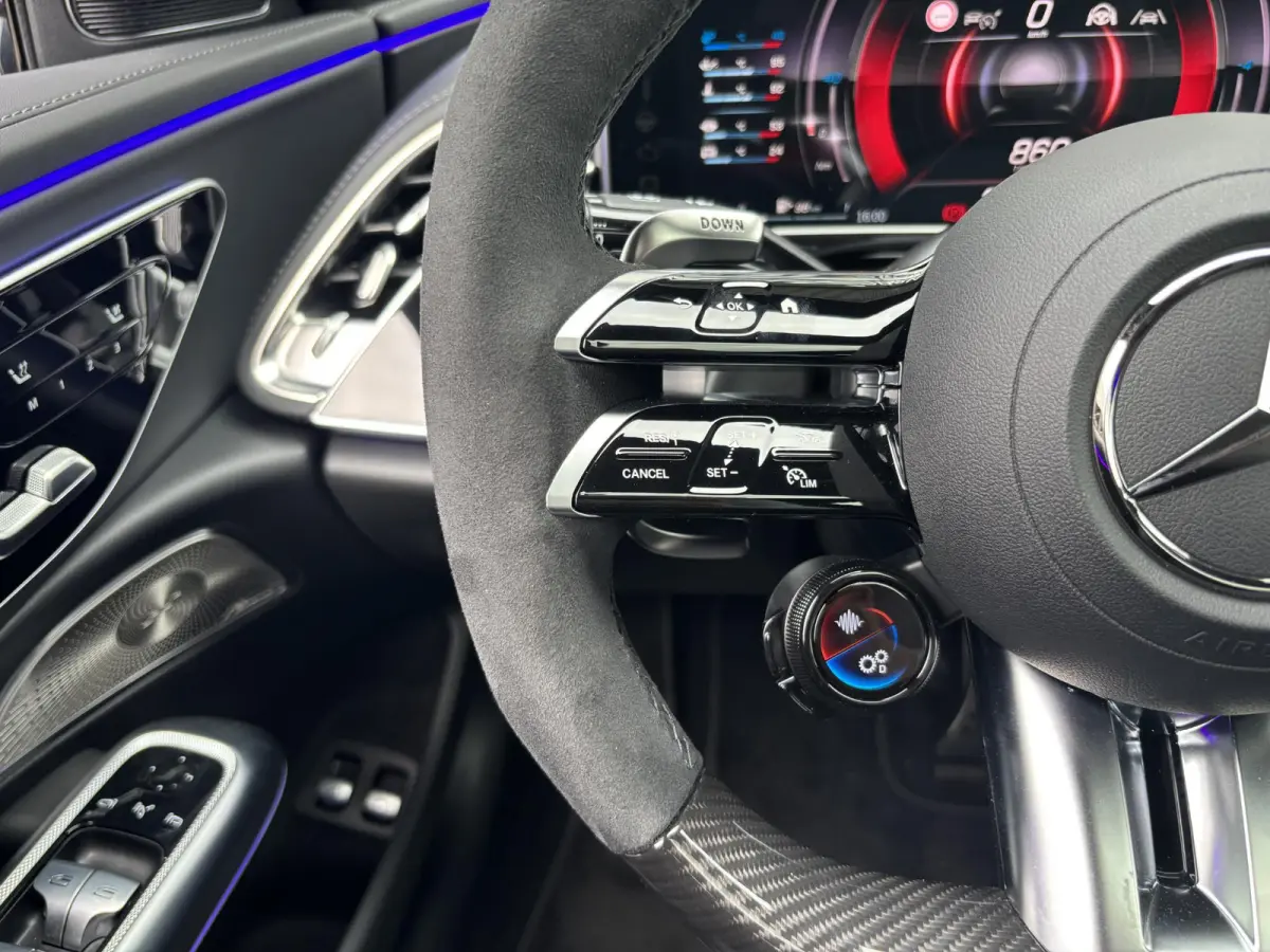 AMG 53 4MATIC+ Night Edition | Hyperscreen | Premium Plus | AMG DYNAMIC PLUS | carbon exterieur | Multicontourstoelen | Burmester® 4D | Head-up | Panoramaschuifdak |