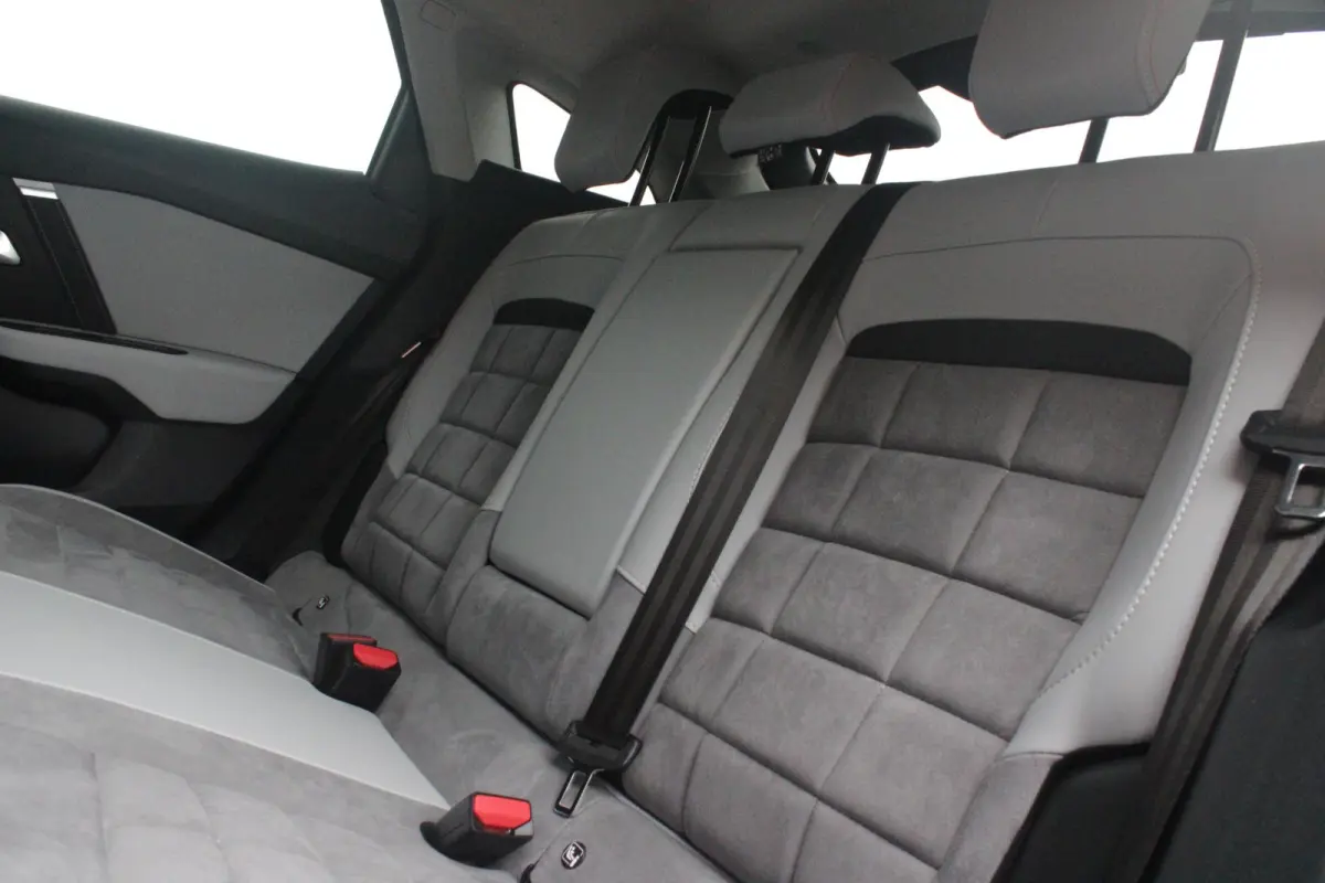1.2 Hybrid 145PK AUTOMAAT MAX | PANORAMA SCHUIF/KANTEL DAK | PACK TECHNO: (DRAADLOZE TELEFOONLADER, CAMERA VOOR + ACHTER, DRIVE ASSIST 2, ADAPTIVE CRUISE CONTROL MET STOP & GO, MISTLAMPEN VO