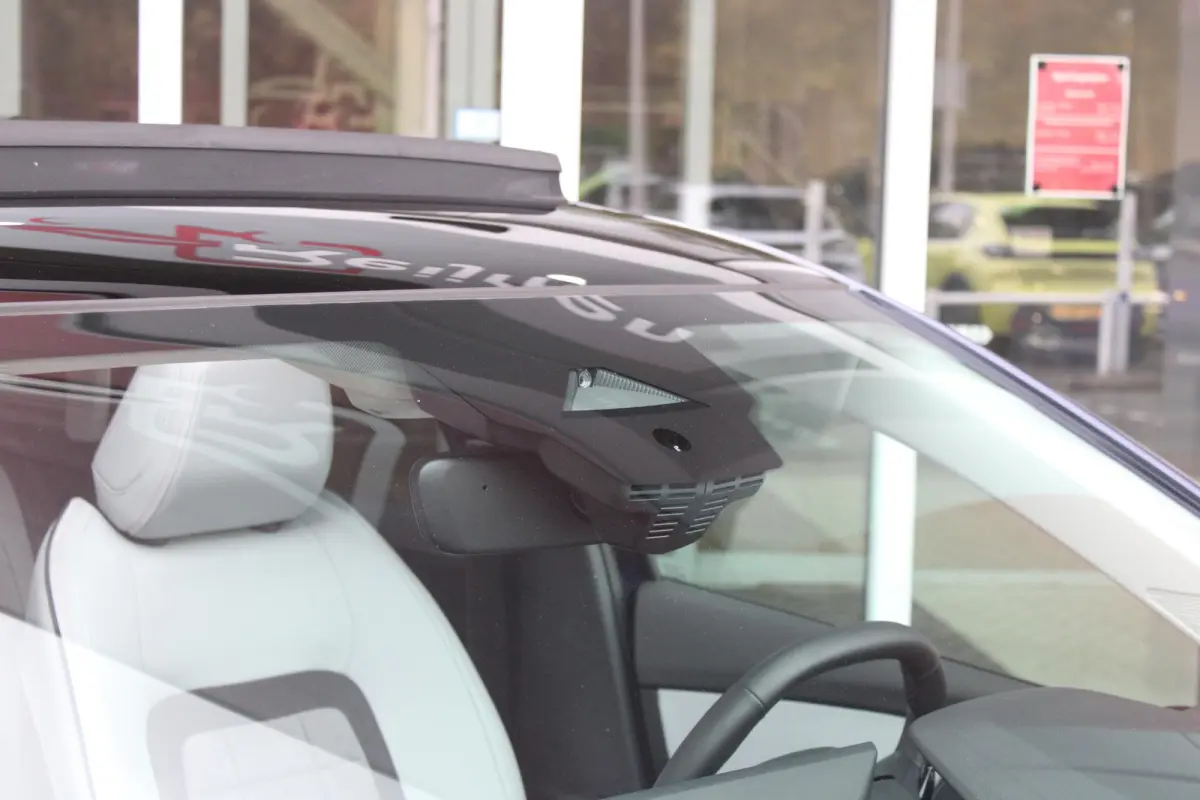 1.2 Hybrid 145PK AUTOMAAT MAX | PANORAMA SCHUIF/KANTEL DAK | PACK TECHNO: (DRAADLOZE TELEFOONLADER, CAMERA VOOR + ACHTER, DRIVE ASSIST 2, ADAPTIVE CRUISE CONTROL MET STOP & GO, MISTLAMPEN VO