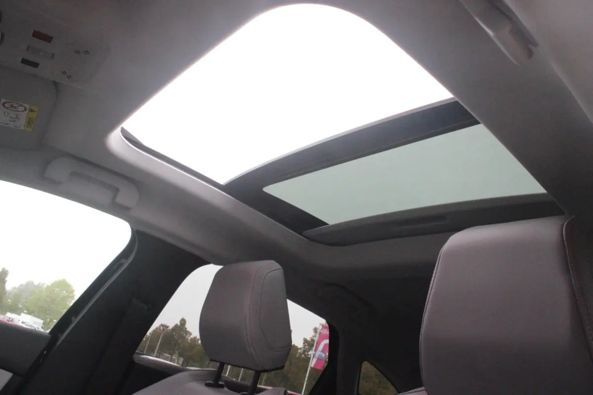1.2 Hybrid 145PK AUTOMAAT MAX | PANORAMA SCHUIF/KANTEL DAK | PACK TECHNO: (DRAADLOZE TELEFOONLADER, CAMERA VOOR + ACHTER, DRIVE ASSIST 2, ADAPTIVE CRUISE CONTROL MET STOP & GO, MISTLAMPEN VO