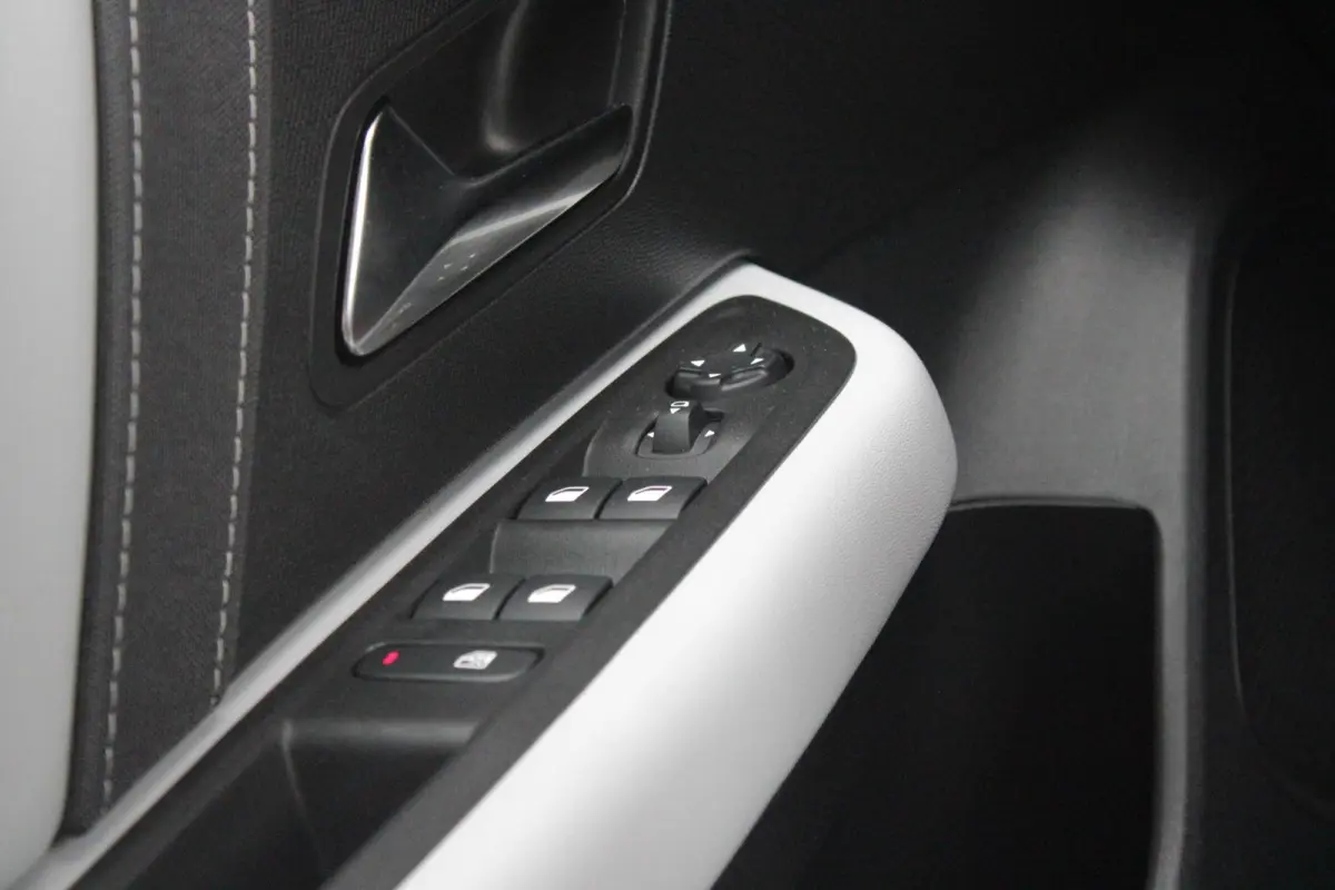 1.2 Hybrid 145PK AUTOMAAT MAX | PANORAMA SCHUIF/KANTEL DAK | PACK TECHNO: (DRAADLOZE TELEFOONLADER, CAMERA VOOR + ACHTER, DRIVE ASSIST 2, ADAPTIVE CRUISE CONTROL MET STOP & GO, MISTLAMPEN VO