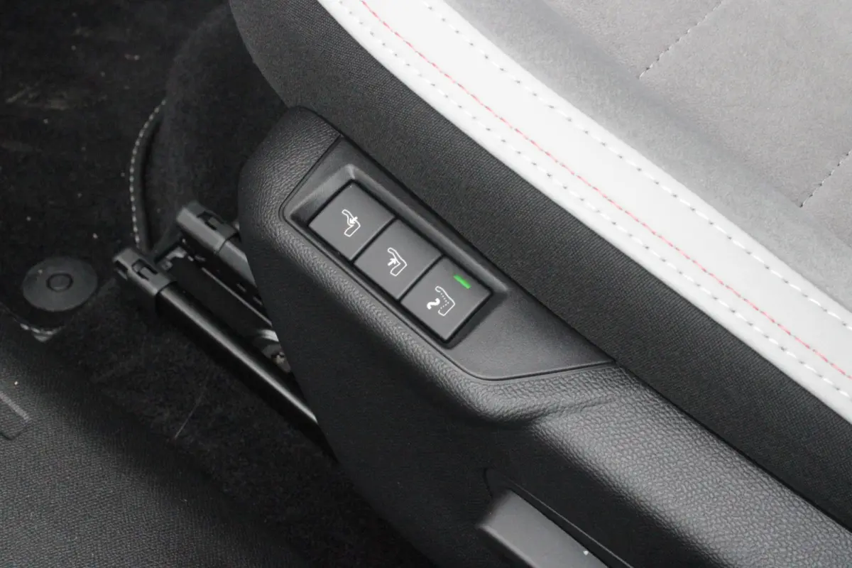 1.2 Hybrid 145PK AUTOMAAT MAX | PANORAMA SCHUIF/KANTEL DAK | PACK TECHNO: (DRAADLOZE TELEFOONLADER, CAMERA VOOR + ACHTER, DRIVE ASSIST 2, ADAPTIVE CRUISE CONTROL MET STOP & GO, MISTLAMPEN VO