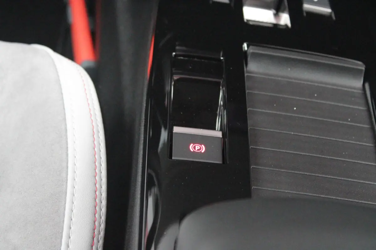 1.2 Hybrid 145PK AUTOMAAT MAX | PANORAMA SCHUIF/KANTEL DAK | PACK TECHNO: (DRAADLOZE TELEFOONLADER, CAMERA VOOR + ACHTER, DRIVE ASSIST 2, ADAPTIVE CRUISE CONTROL MET STOP & GO, MISTLAMPEN VO