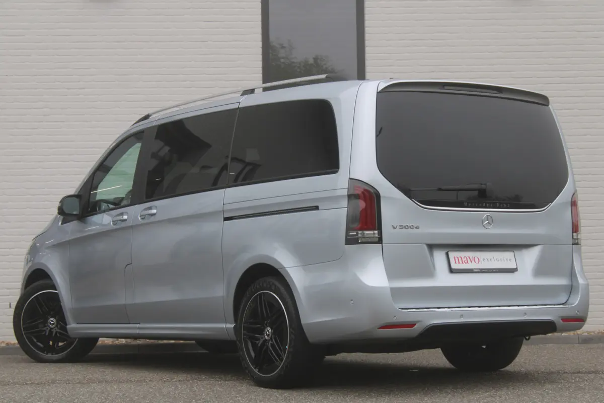 300d / AMG / Exclusive / 7-persoons / Elec Stoelen / Burmester / Nightpakket / Vol Opties / NIEUWSTAAT.