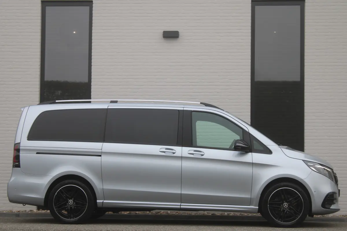 300d / AMG / Exclusive / 7-persoons / Elec Stoelen / Burmester / Nightpakket / Vol Opties / NIEUWSTAAT.