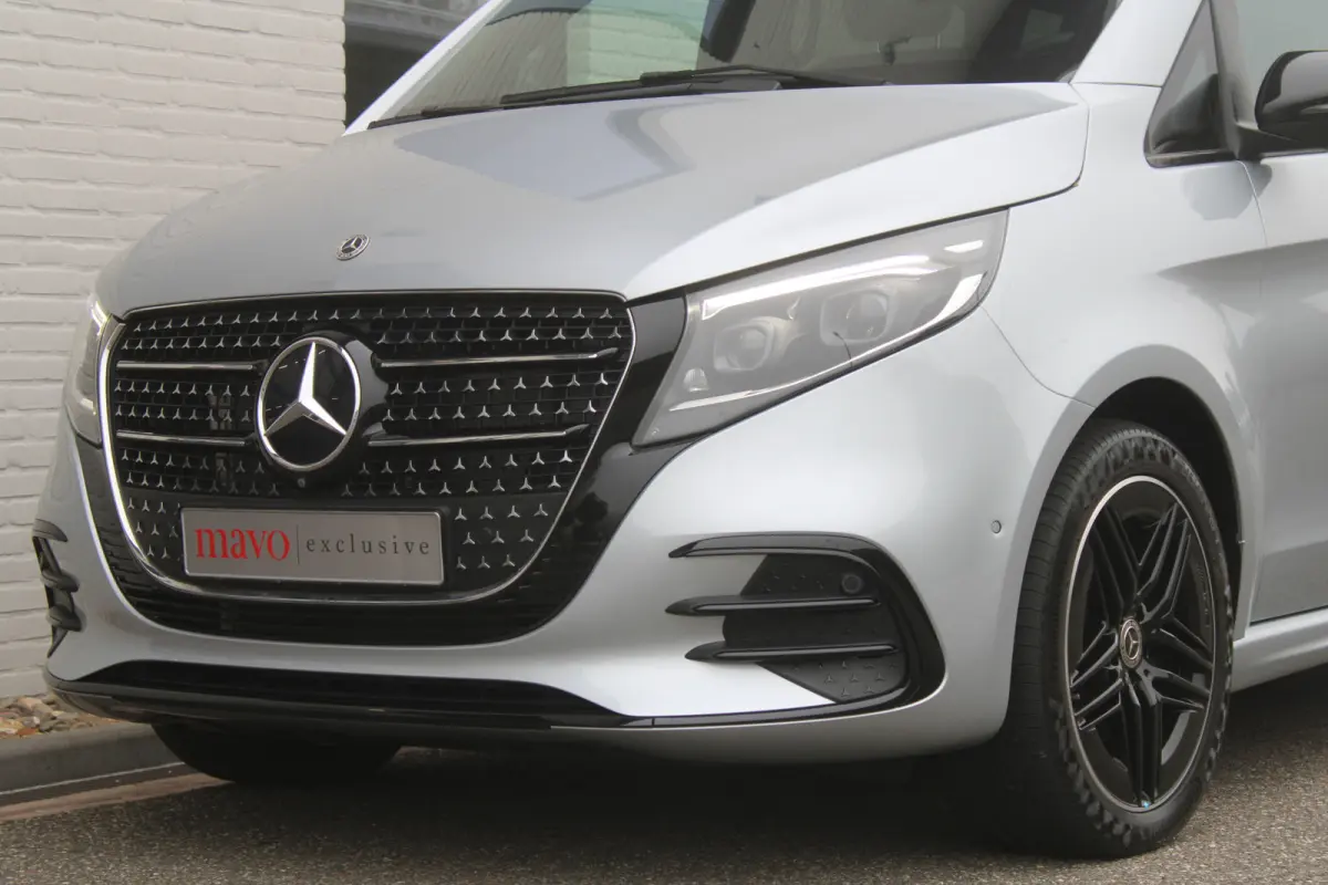 300d / AMG / Exclusive / 7-persoons / Elec Stoelen / Burmester / Nightpakket / Vol Opties / NIEUWSTAAT.