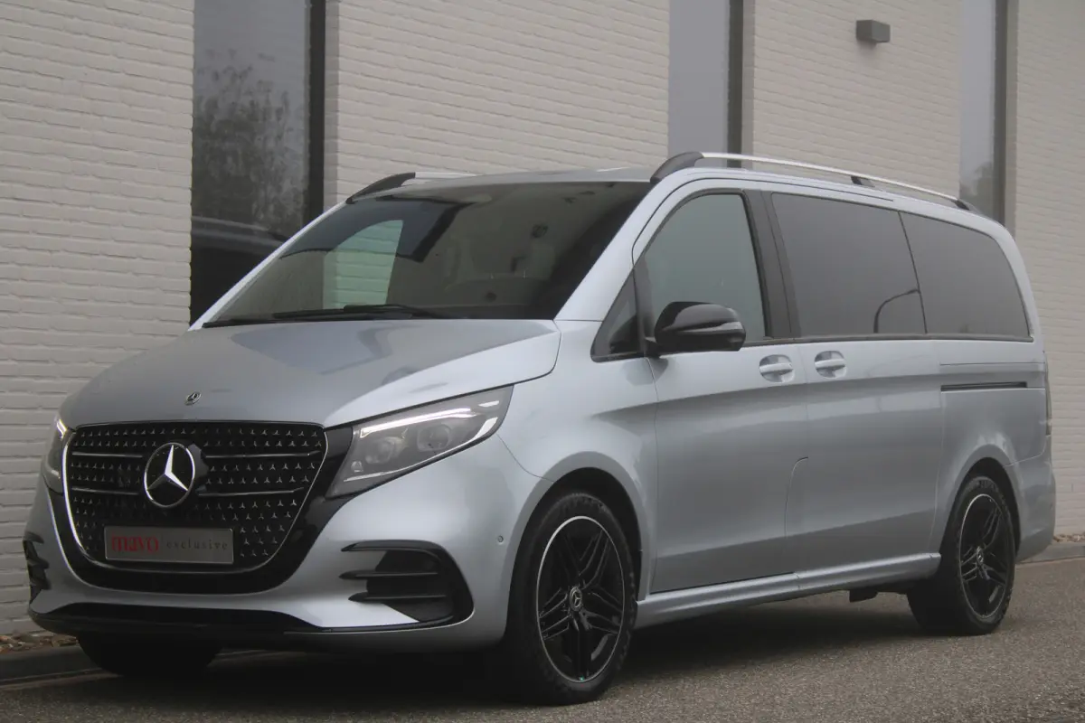 300d / AMG / Exclusive / 7-persoons / Elec Stoelen / Burmester / Nightpakket / Vol Opties / NIEUWSTAAT.