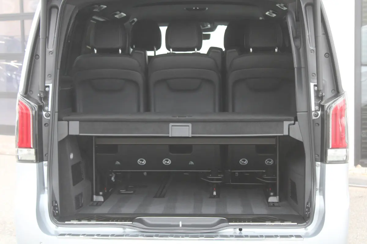 300d / AMG / Exclusive / 7-persoons / Elec Stoelen / Burmester / Nightpakket / Vol Opties / NIEUWSTAAT.