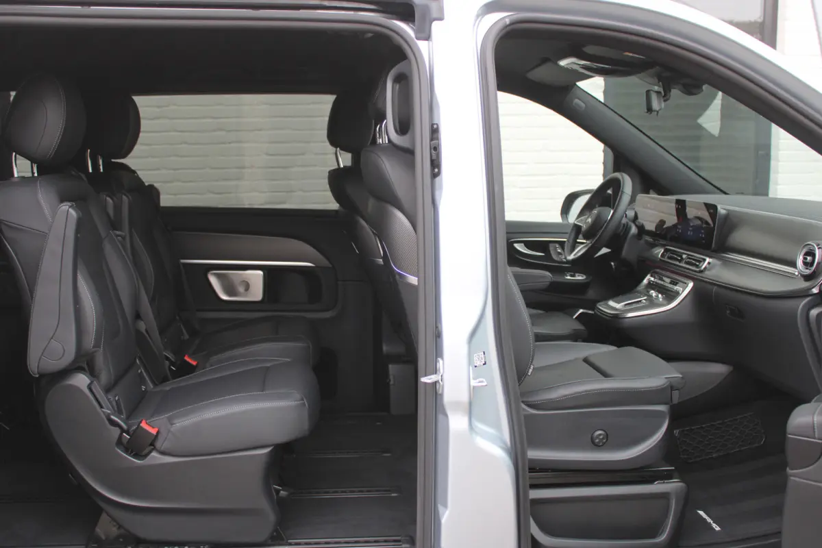 300d / AMG / Exclusive / 7-persoons / Elec Stoelen / Burmester / Nightpakket / Vol Opties / NIEUWSTAAT.