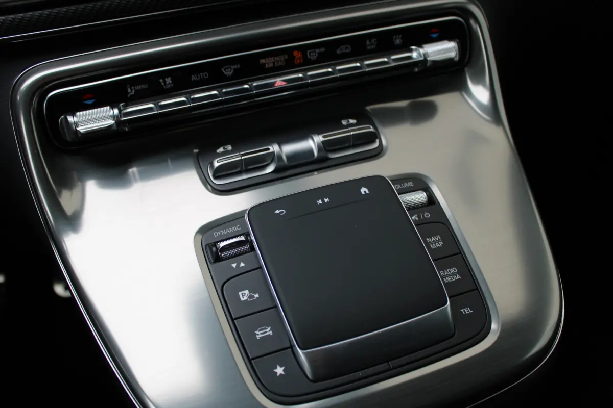 300d / AMG / Exclusive / 7-persoons / Elec Stoelen / Burmester / Nightpakket / Vol Opties / NIEUWSTAAT.