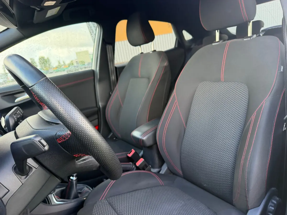 1.0 EcoBoost ST-Line - Solar Silver - Winterpakket/Virtual/Carplay - 1e eigenaar