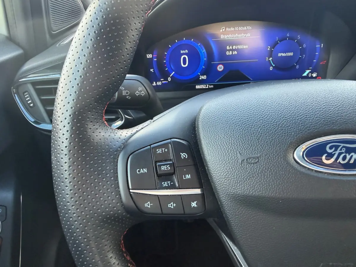 1.0 EcoBoost ST-Line - Solar Silver - Winterpakket/Virtual/Carplay - 1e eigenaar