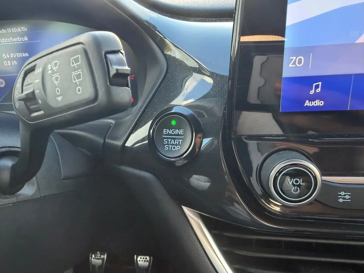 1.0 EcoBoost ST-Line - Solar Silver - Winterpakket/Virtual/Carplay - 1e eigenaar