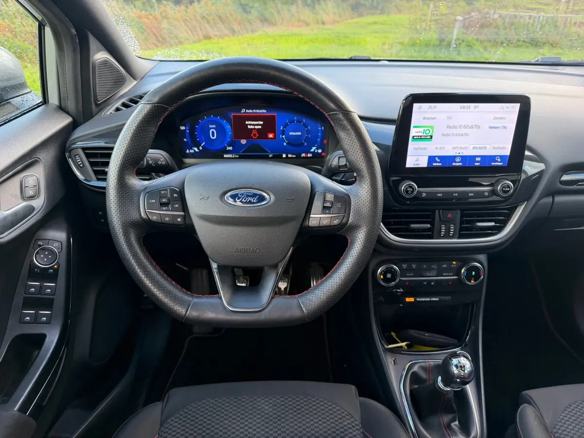 1.0 EcoBoost ST-Line - Solar Silver - Winterpakket/Virtual/Carplay - 1e eigenaar