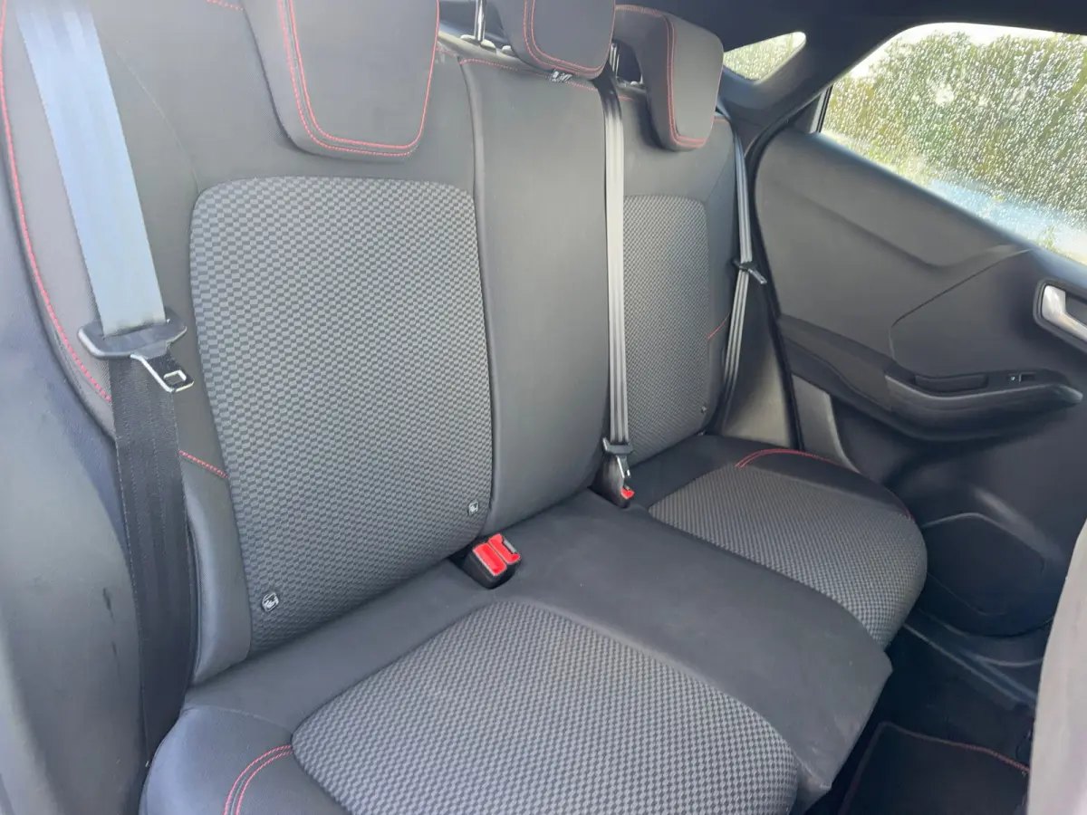 1.0 EcoBoost ST-Line - Solar Silver - Winterpakket/Virtual/Carplay - 1e eigenaar
