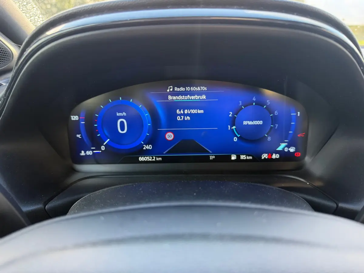 1.0 EcoBoost ST-Line - Solar Silver - Winterpakket/Virtual/Carplay - 1e eigenaar